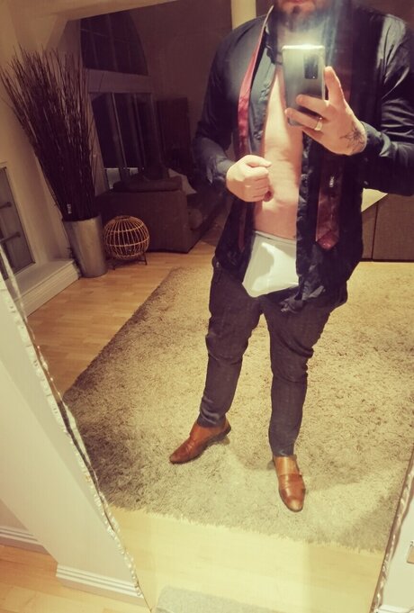 Nacktes geleaktes OnlyFans-Foto von Mr James Grey