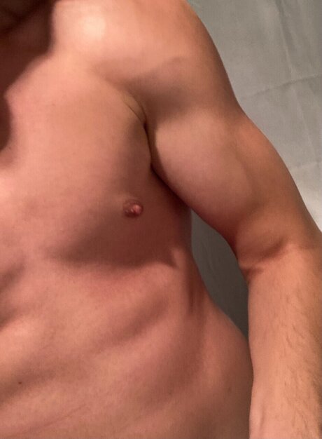 Nacktes geleaktes OnlyFans-Foto von Ari Deeper