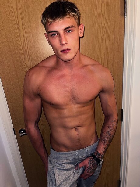 Nacktes geleaktes OnlyFans-Foto von Kovi