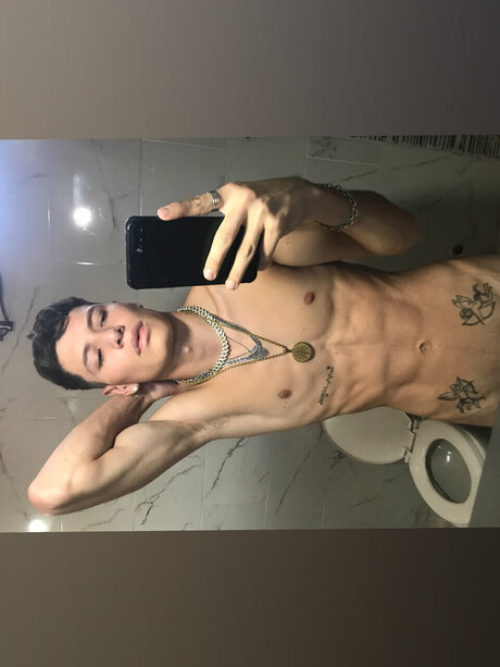 Nacktes geleaktes OnlyFans-Foto von Darel Tamay