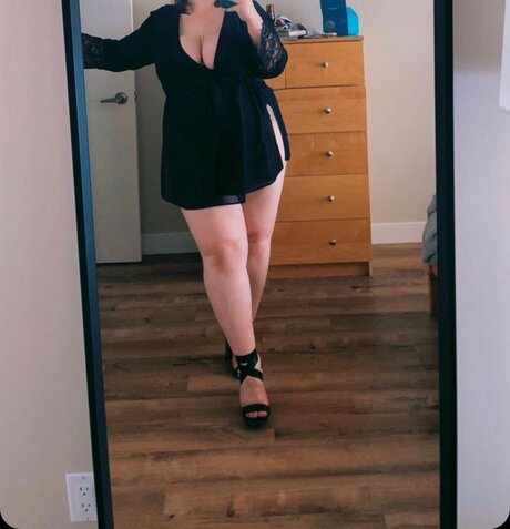 Nacktes geleaktes OnlyFans-Foto von Lexi Taylor