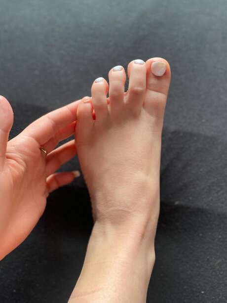 Nacktes geleaktes OnlyFans-Foto von Lilly Neus