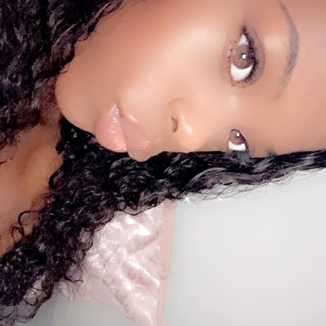 Nacktes geleaktes OnlyFans-Foto von Gegebaby