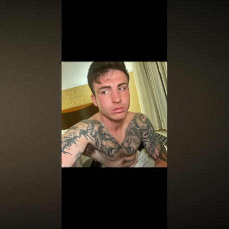Nacktes geleaktes OnlyFans-Foto von Matthew Sicurella