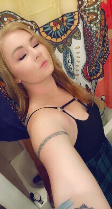 Nacktes geleaktes OnlyFans-Foto von Mae Stiles