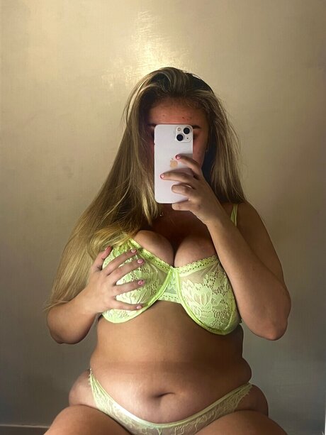 Nacktes geleaktes OnlyFans-Foto von Lou
