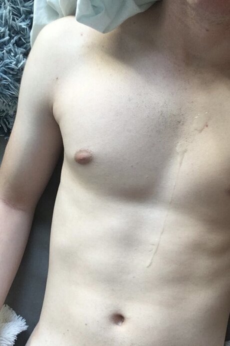 Nacktes geleaktes OnlyFans-Foto von Max