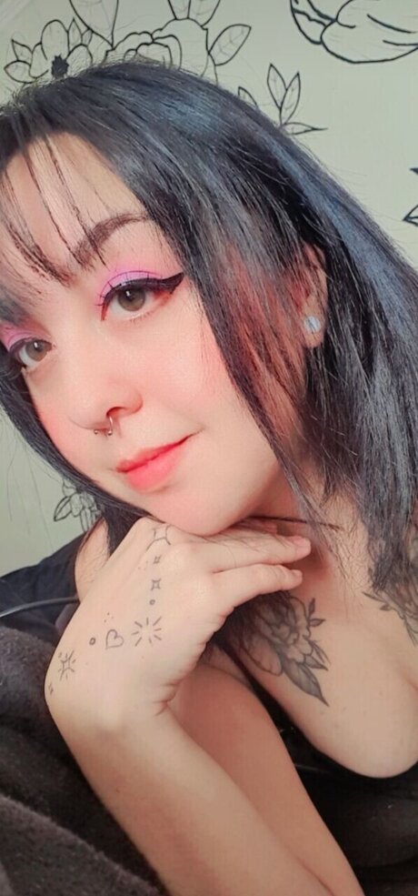 Nacktes geleaktes OnlyFans-Foto von Puurplee Sol