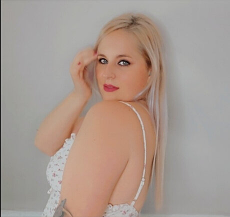 Nacktes geleaktes OnlyFans-Foto von Hummingbird