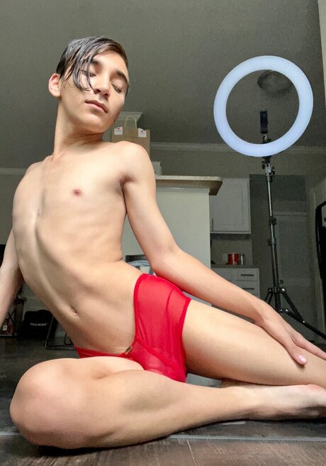 Nacktes geleaktes OnlyFans-Foto von Leo Valentino