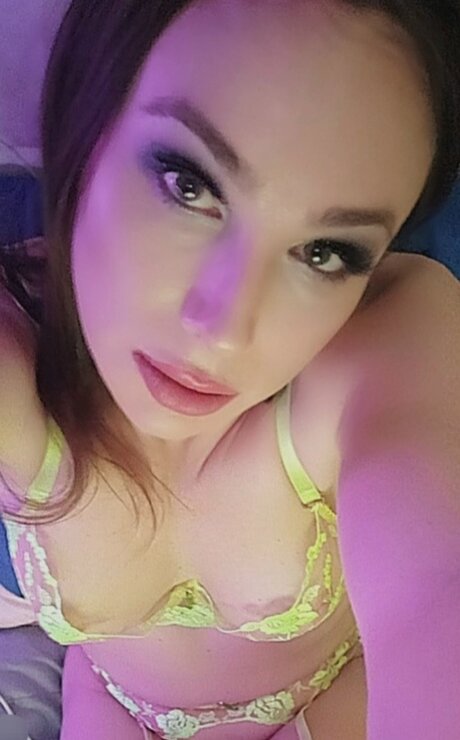 Nacktes geleaktes OnlyFans-Foto von Bella Knight