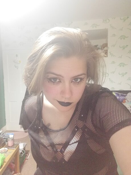 Nacktes geleaktes OnlyFans-Foto von Athena