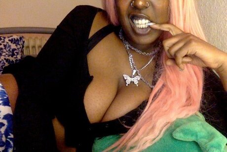 Nacktes geleaktes OnlyFans-Foto von Tj