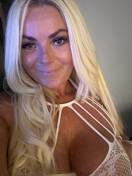 Nacktes geleaktes OnlyFans-Foto von Sara Rose