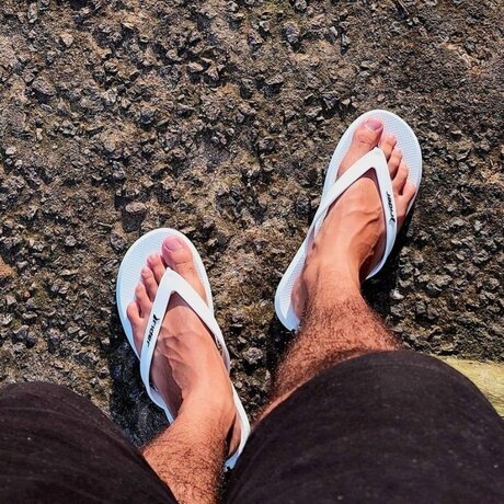 Nacktes geleaktes OnlyFans-Foto von Twink Feet