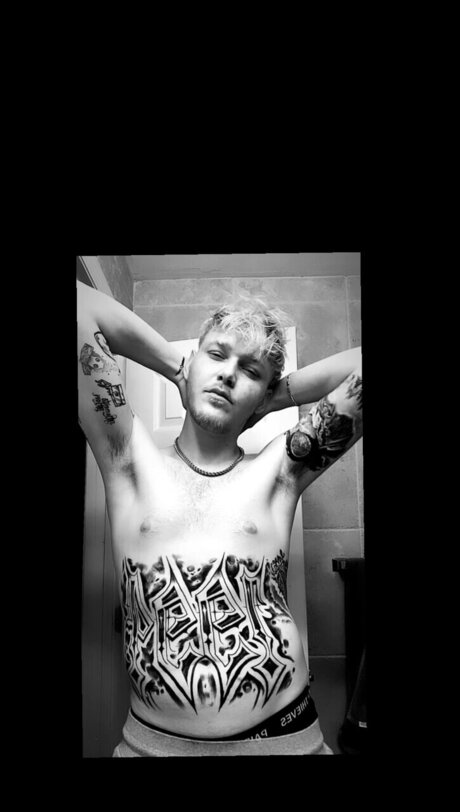 Nacktes geleaktes OnlyFans-Foto von Kodiak The Legend