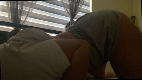 Nacktes geleaktes OnlyFans-Foto von Tiny H0rny Pussy 