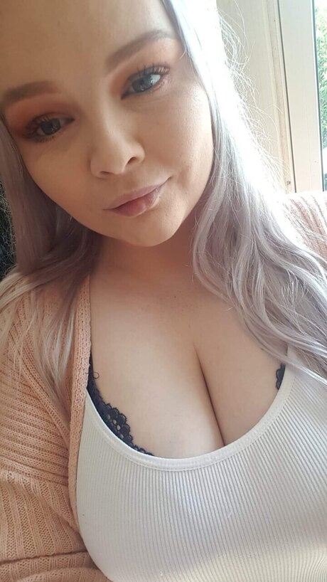 Nacktes geleaktes OnlyFans-Foto von Matri