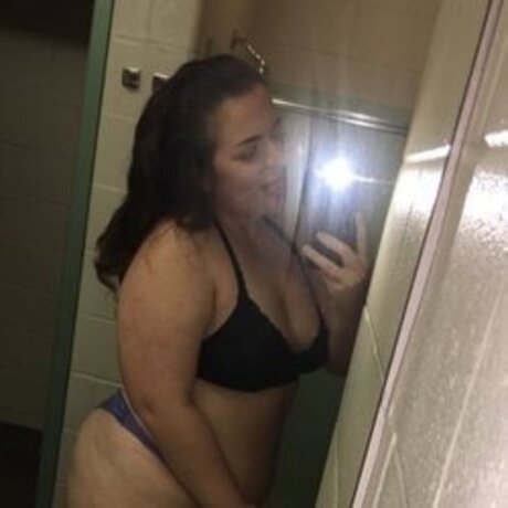 Nacktes geleaktes OnlyFans-Foto von Marie Peach