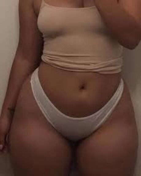 Nacktes geleaktes OnlyFans-Foto von Queenkath