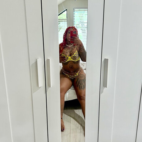 Nacktes geleaktes OnlyFans-Foto von Redd