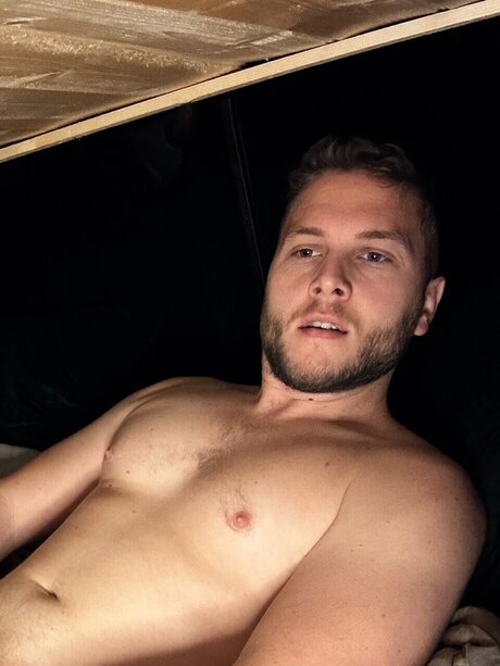 Nacktes geleaktes OnlyFans-Foto von Vanlife Nick