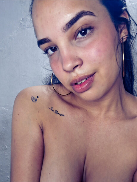 Nacktes geleaktes OnlyFans-Foto von Angellys