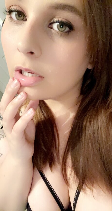 Nacktes geleaktes OnlyFans-Foto von Kate