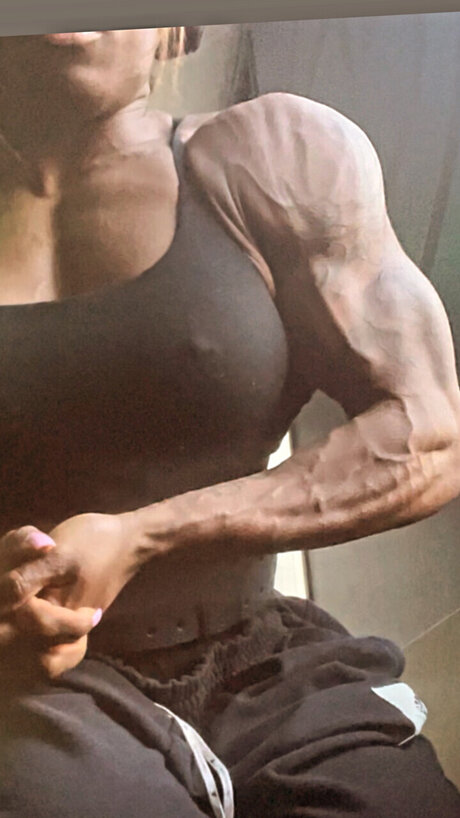 Nacktes geleaktes OnlyFans-Foto von Themusclegirl