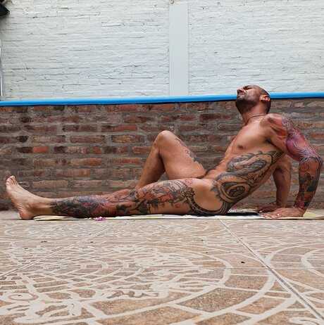 Nacktes geleaktes OnlyFans-Foto von Eduardo Tano 17