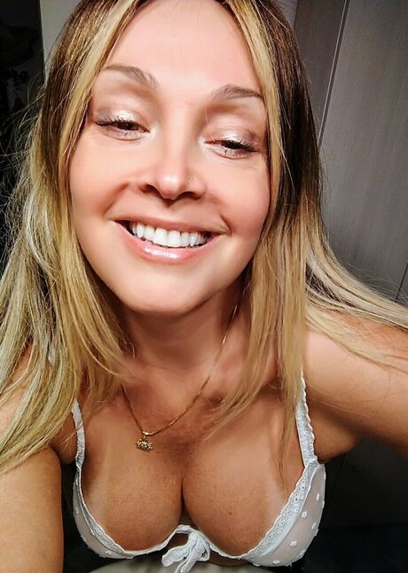 Nacktes geleaktes OnlyFans-Foto von Dayane Callegare
