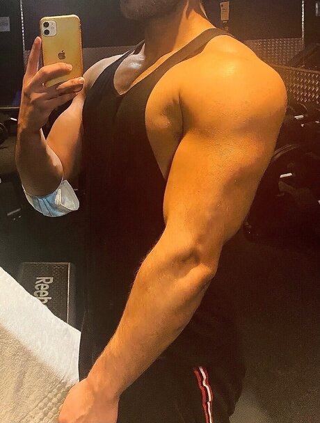 Nacktes geleaktes OnlyFans-Foto von Ryry Flexes