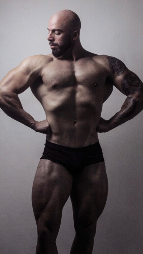 Nacktes geleaktes OnlyFans-Foto von Juanphysique