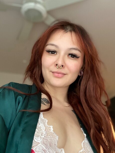 Nacktes geleaktes OnlyFans-Foto von Mia