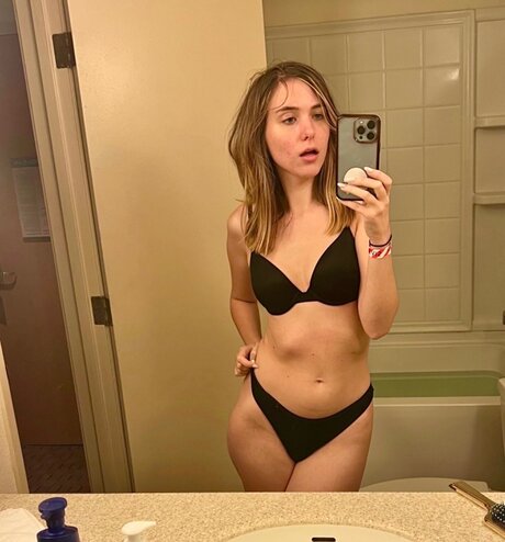 Nacktes geleaktes OnlyFans-Foto von Valentina Jade