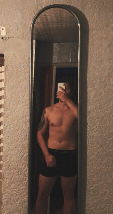 Nacktes geleaktes OnlyFans-Foto von Marcus James