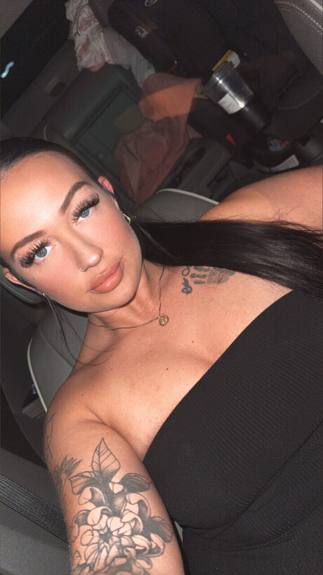 Nacktes geleaktes OnlyFans-Foto von Lectra Rose