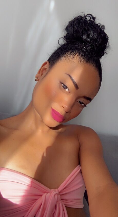 Nacktes geleaktes OnlyFans-Foto von Anna Queen