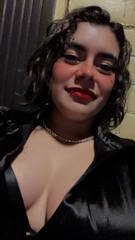 Nacktes geleaktes OnlyFans-Foto von Mika Melendez