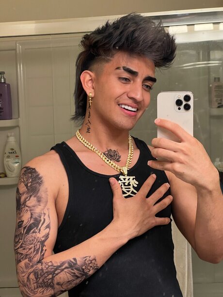 Nacktes geleaktes OnlyFans-Foto von Andy Mallet