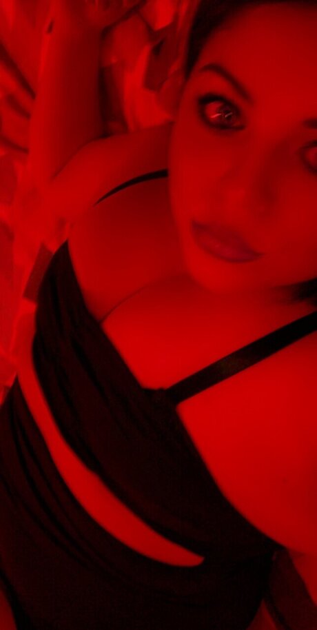 Nacktes geleaktes OnlyFans-Foto von Maxi