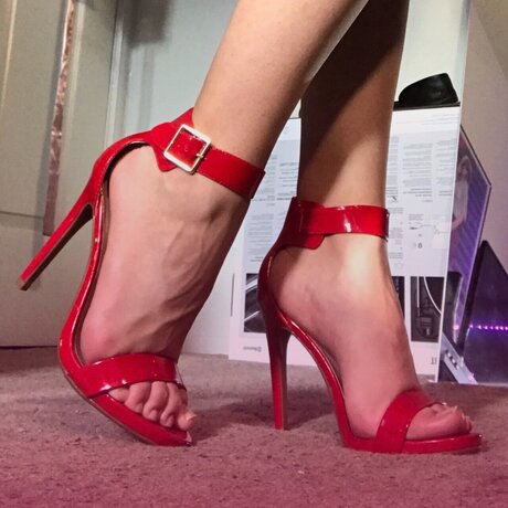 Nacktes geleaktes OnlyFans-Foto von Lilys Heels