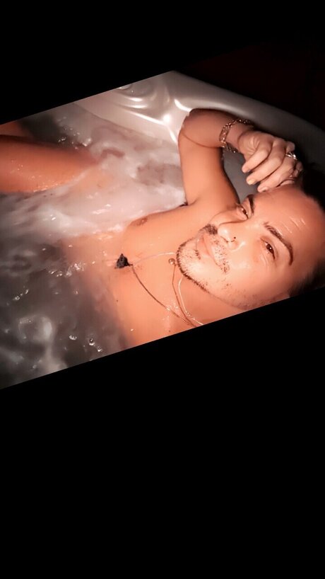 Nacktes geleaktes OnlyFans-Foto von Ankhsana