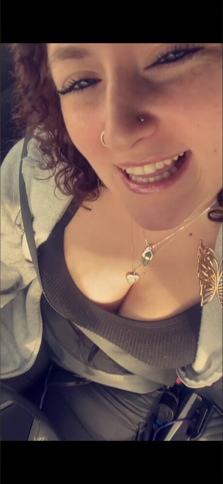 Nacktes geleaktes OnlyFans-Foto von Mamas
