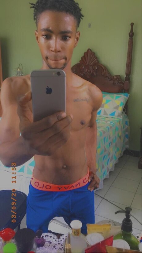 Nacktes geleaktes OnlyFans-Foto von Javaughn