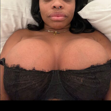 Nacktes geleaktes OnlyFans-Foto von Fknnate