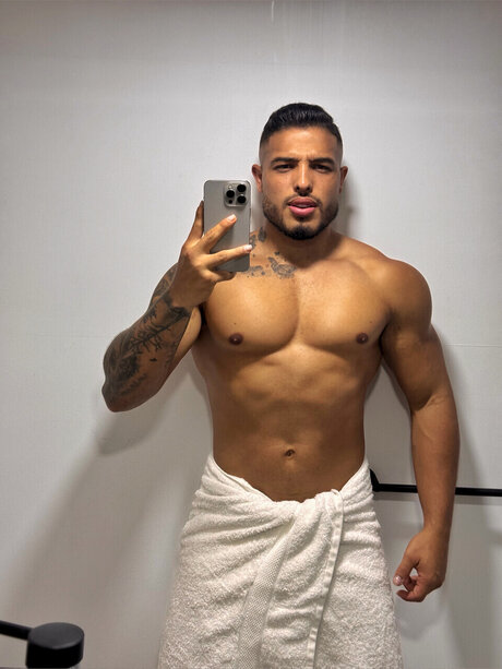 Nacktes geleaktes OnlyFans-Foto von Brent Cameron