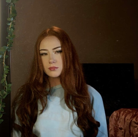 Nacktes geleaktes OnlyFans-Foto von Red