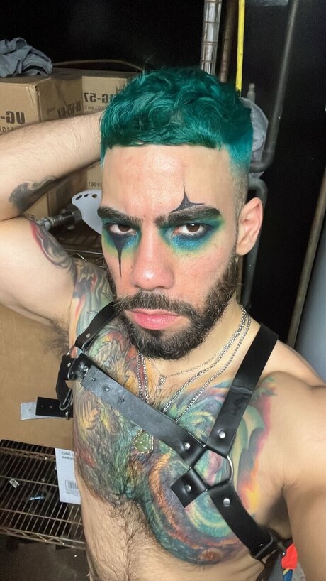 Nacktes geleaktes OnlyFans-Foto von Papi Suave