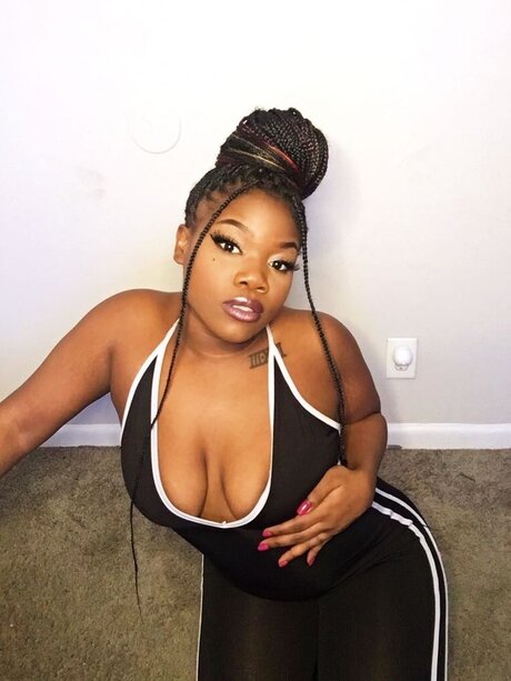 Nacktes geleaktes OnlyFans-Foto von Venus Juice Queen